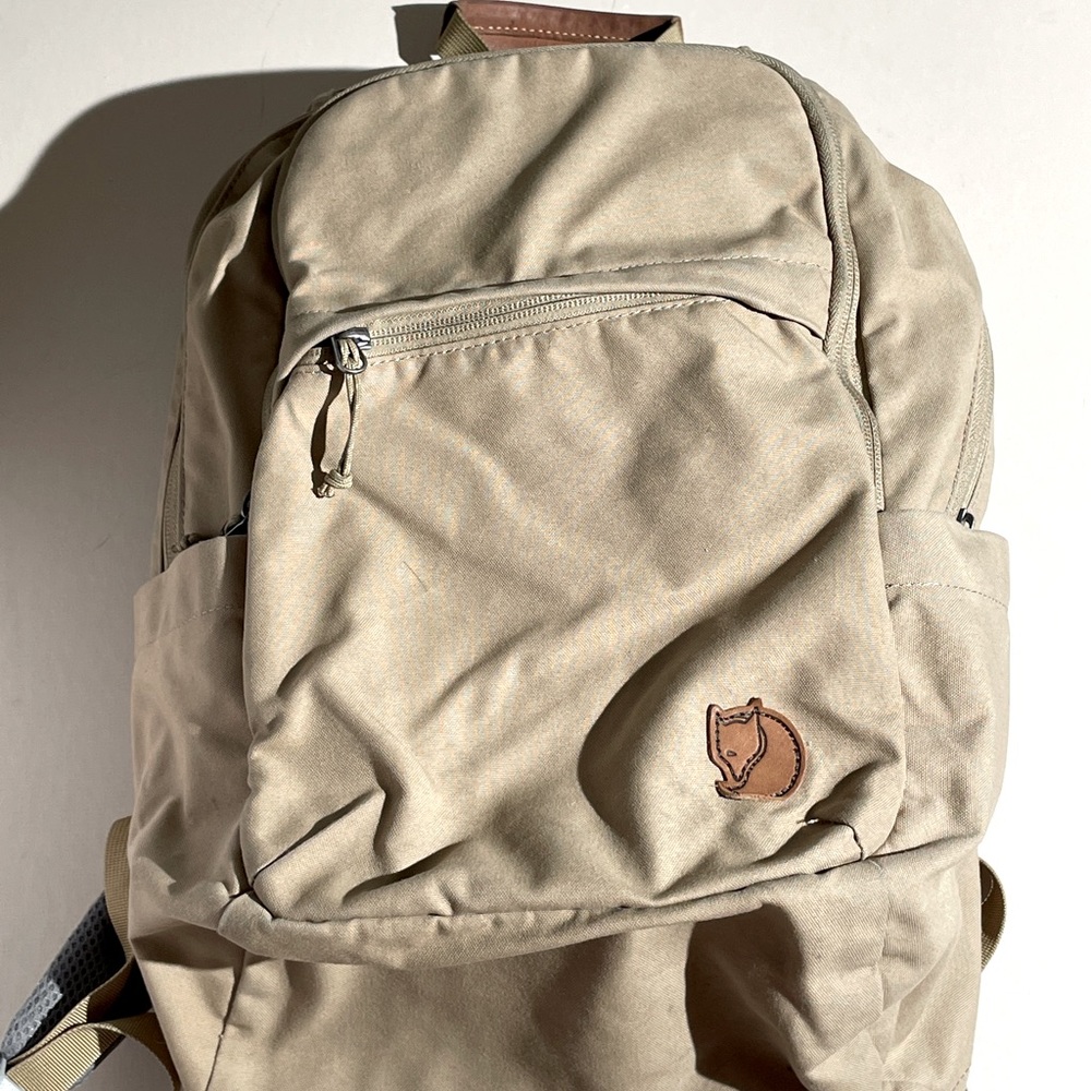 Beige fjallraven laptop backpack